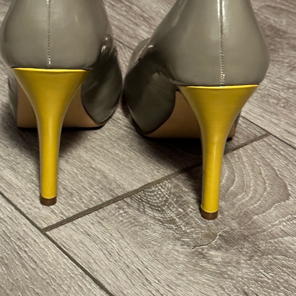 Shoes - Picture 2 of 6